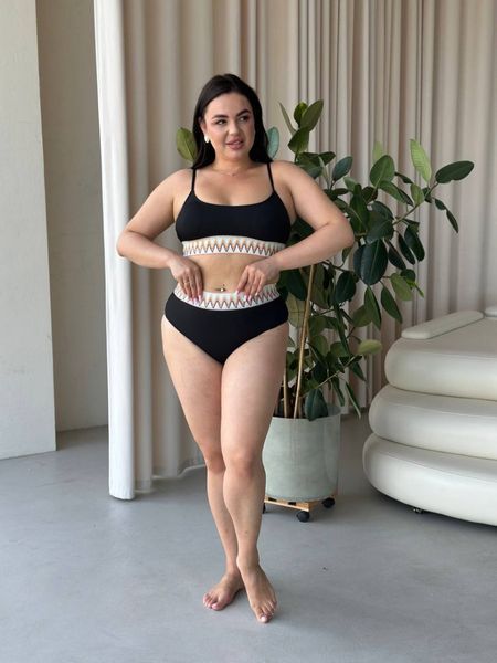 Роздільний чорний купальник PLUS SIZE з яскравою резинкою 10011 фото
